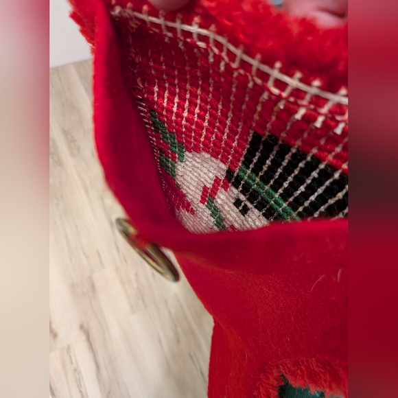 Vintage Latch Hook Christmas Stockings - Picture 4 of 8